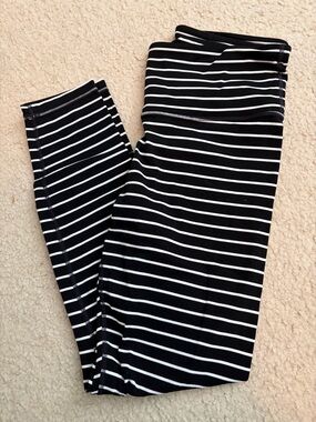 Women’s Athleta Black and White Striped Leggings